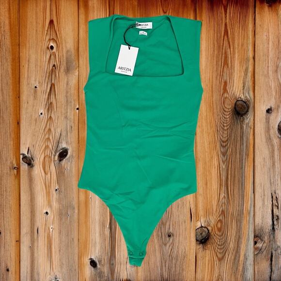 NWT! Aritzia Contour Wide Strap Bodysuit Size XS in Green - Picture 1 of 3